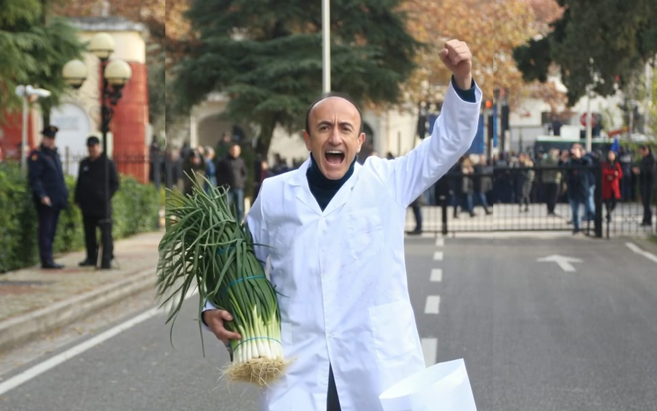 Kryeinspektori Sula do zhvendosë zyrën e tij në Peqin, që të mos njihet vetëm prej gjelave